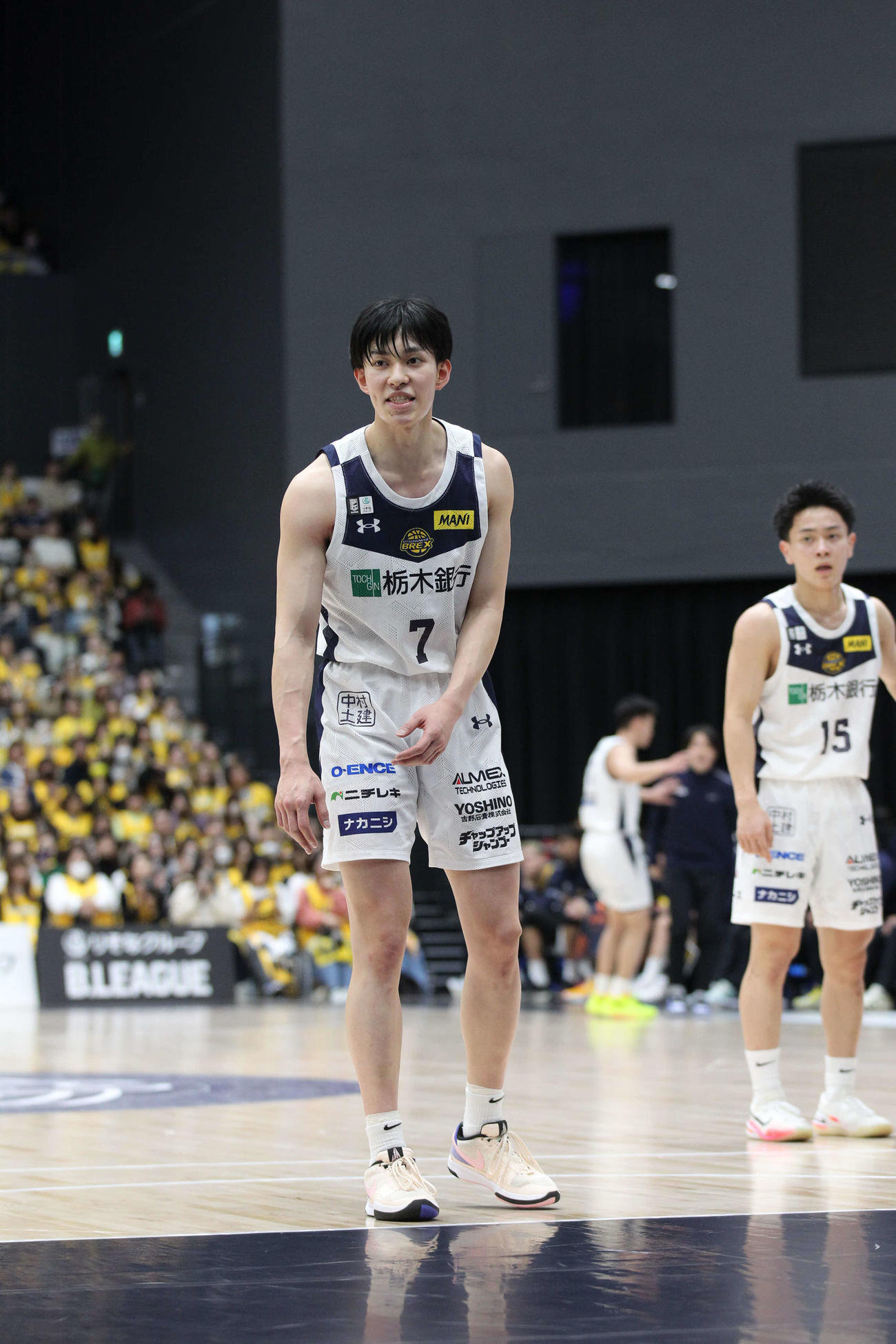 横浜BC対宇都宮　初めての2けた得点（11点）をマークし、勝利に大きく貢献した宇都宮の小川敦也はフリースロー前に笑う（撮影・沢田啓太郎）