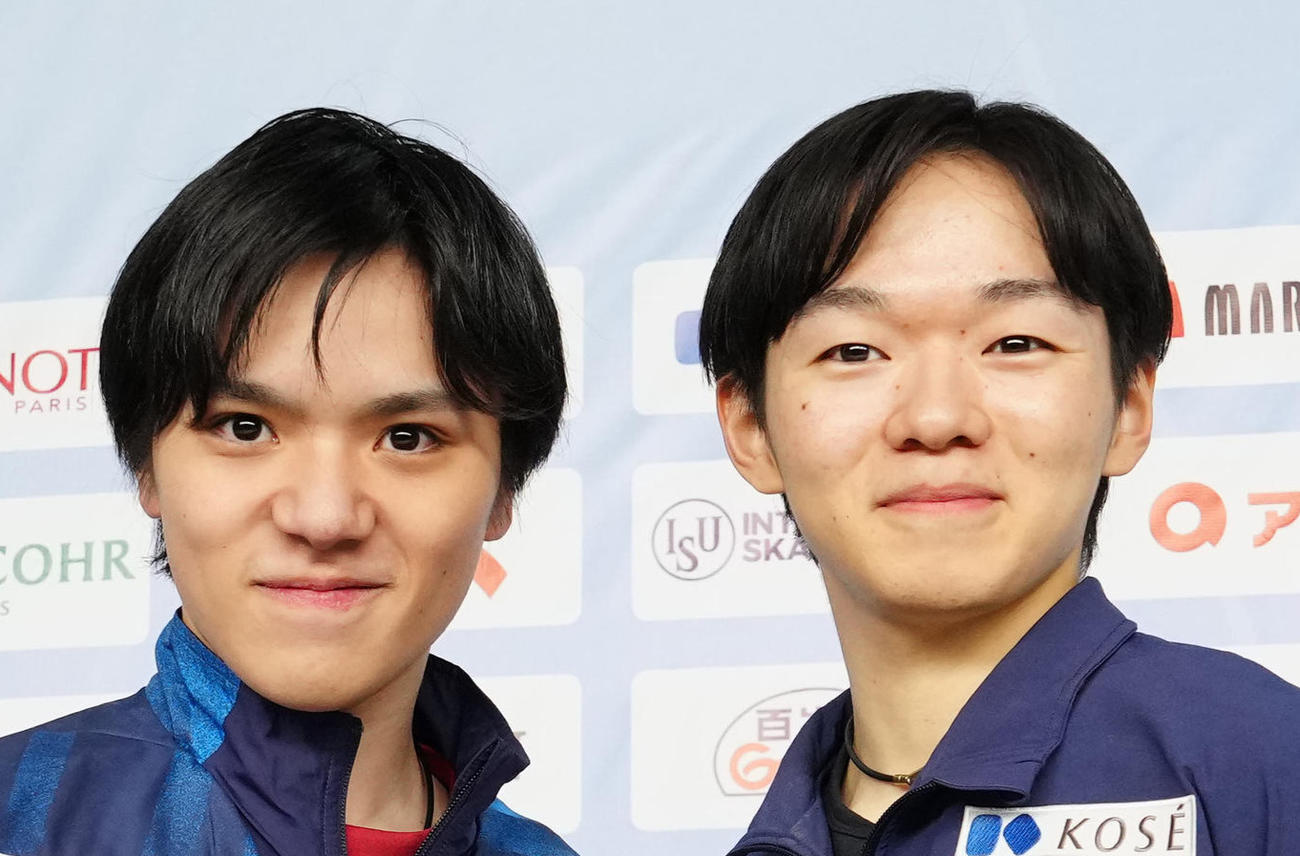 宇野昌磨さん（左）と鍵山優真（2023年12月撮影）