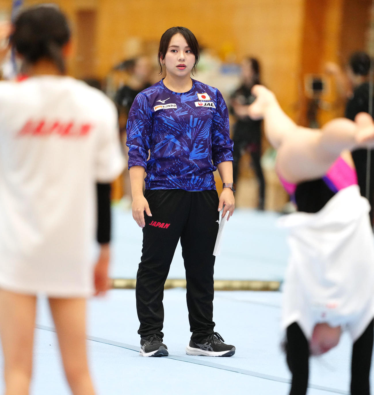 体操女子強化合宿に臨む村上強化本部長（撮影・江口和貴）