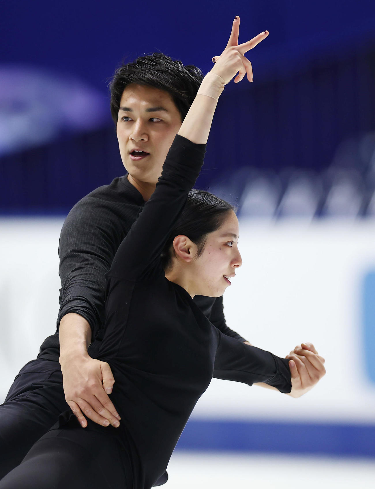 公式練習に臨む三浦、木原組（撮影・前田充）