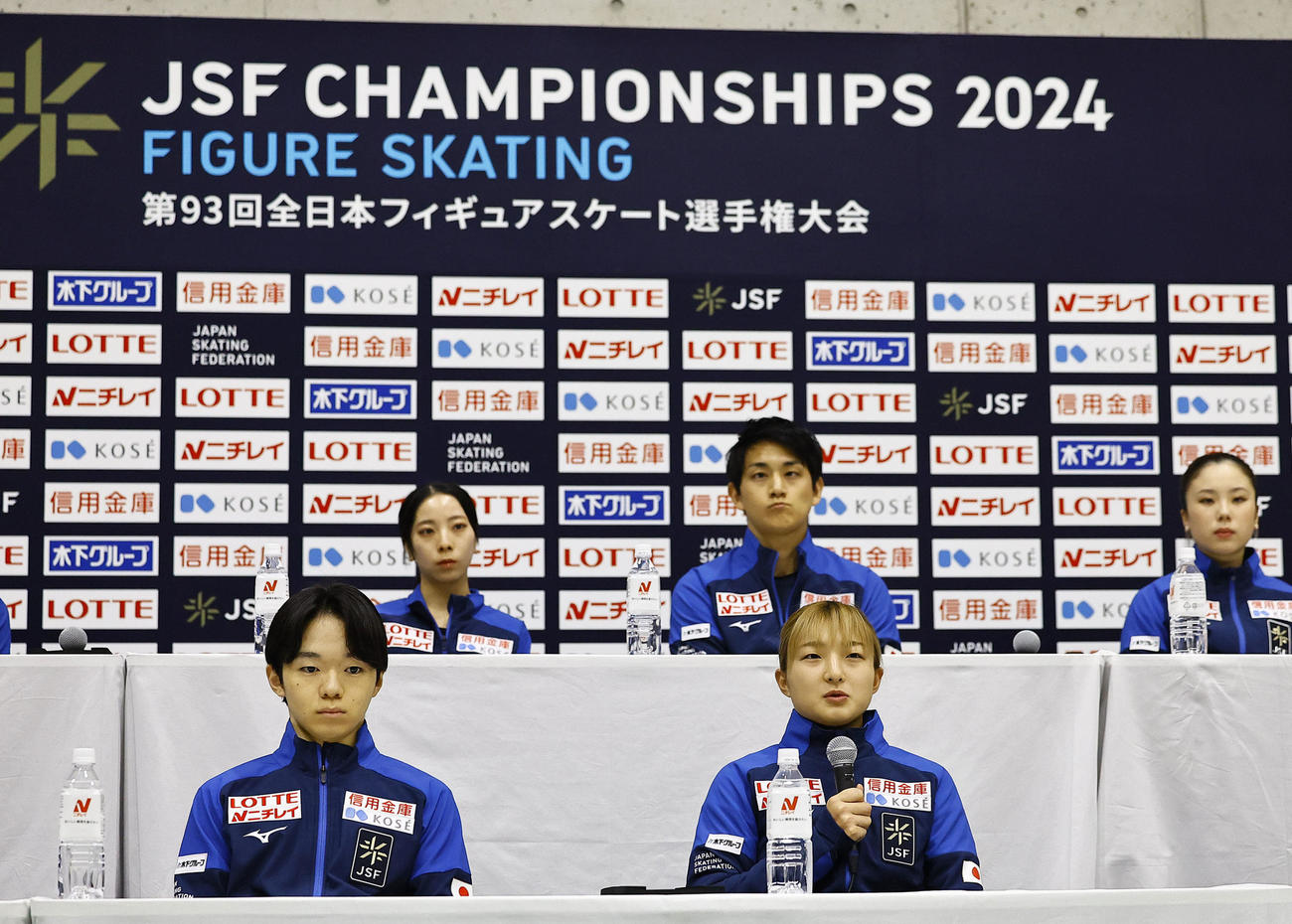 フィギュアの世界選手権出場が決まり、記者会見する坂本花織ら（撮影・藤尾明華）