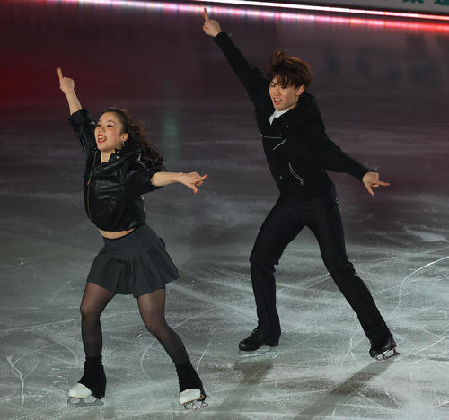 メダリストオンアイスで演技するアイスダンスの吉田唄菜、森田真沙也組（撮影・藤尾明華）