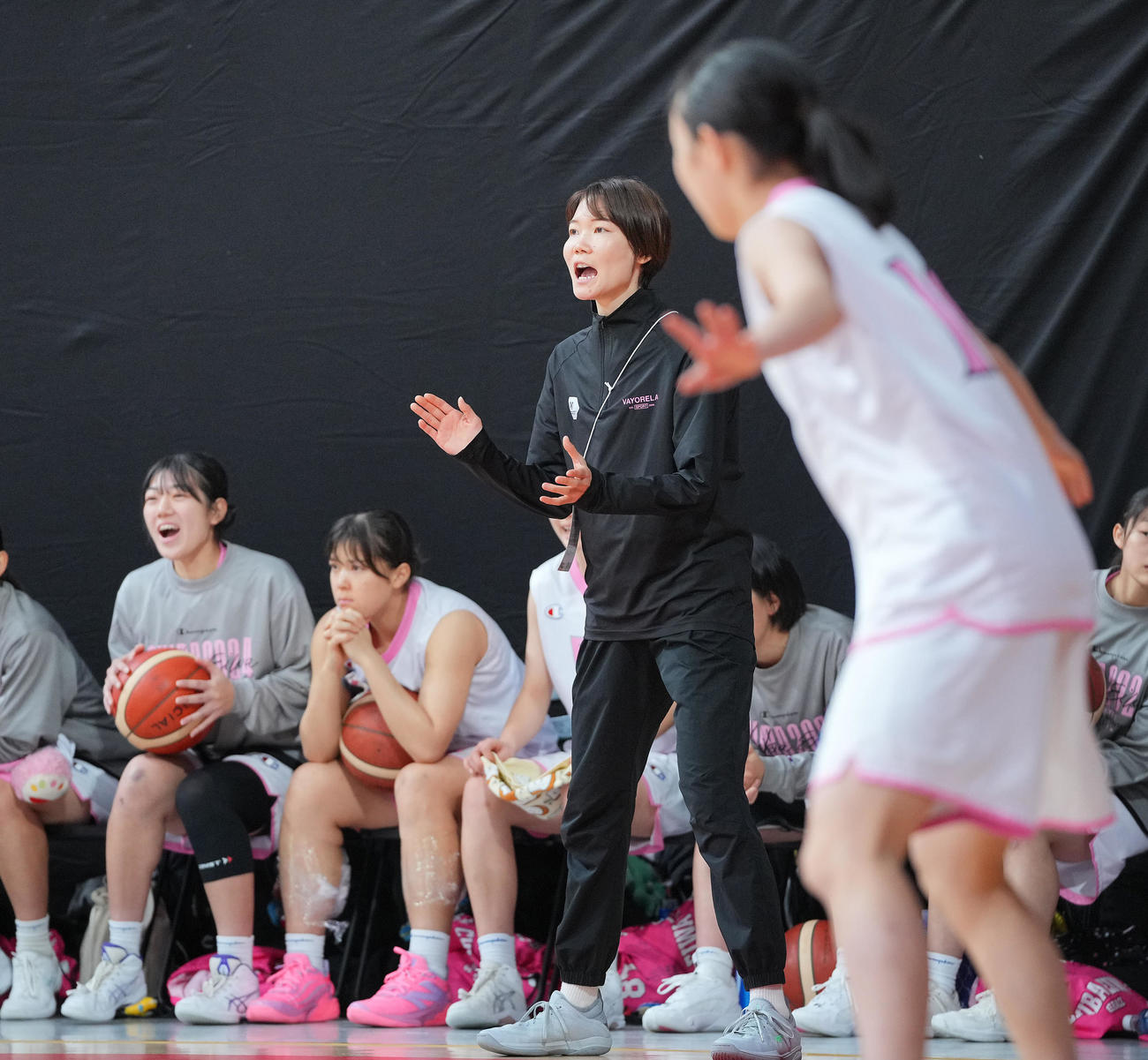 千葉英和対浜松開誠館　指示を出す千葉英和・藤岡監督（撮影・垰建太）