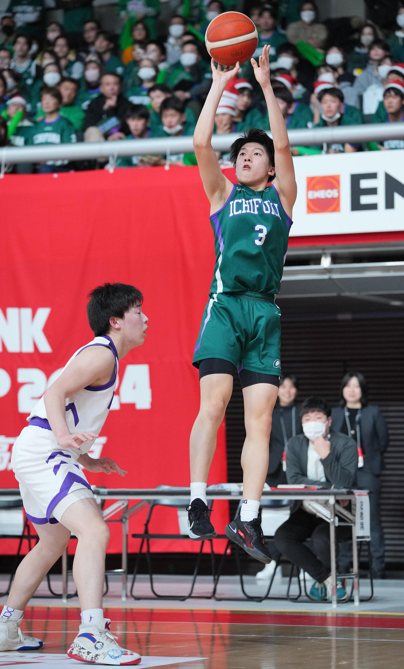 市船橋対天理　3点シュートを放つ菊田（撮影・垰建太）