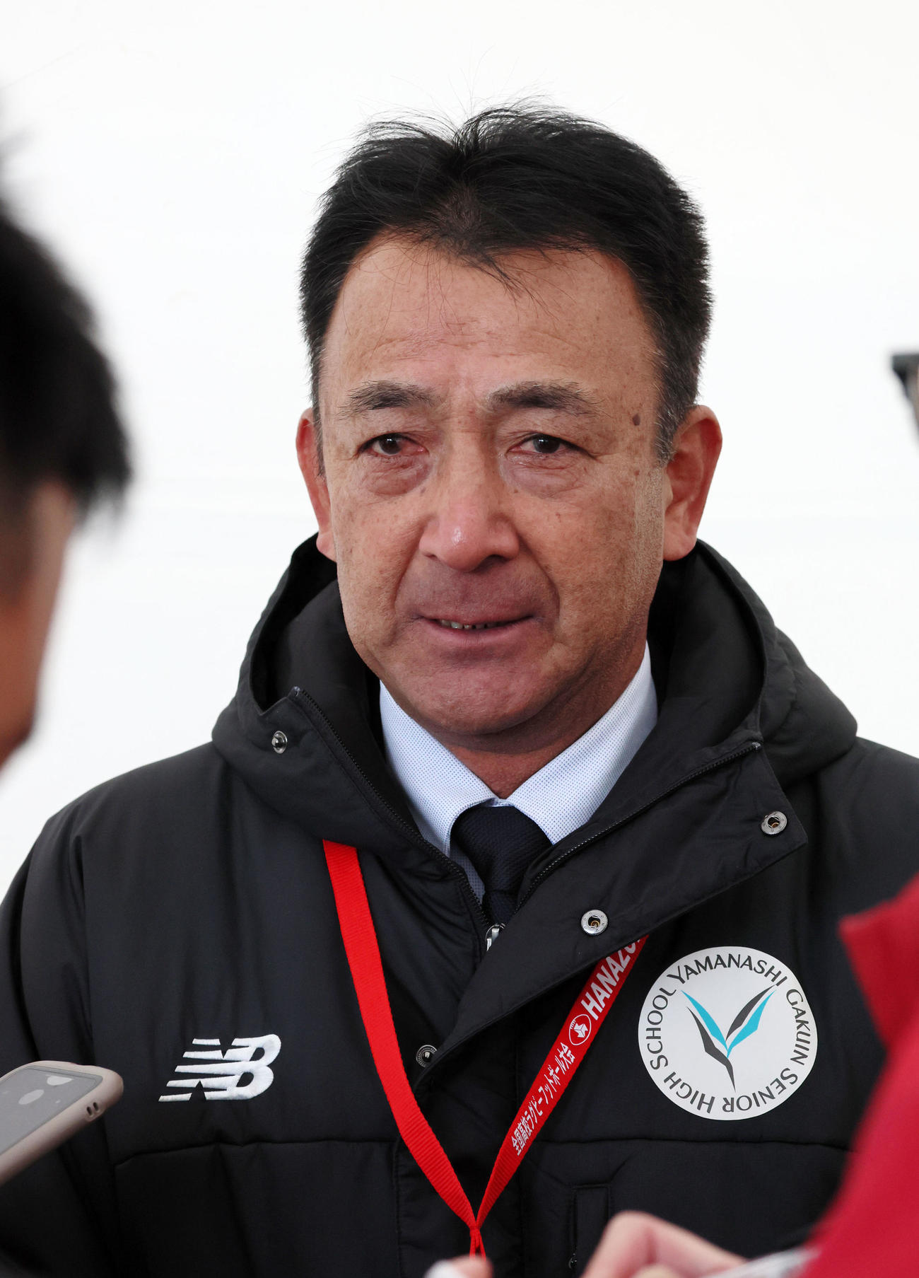 青森山田対山梨学院　試合を終え取材に応える山梨学院の梶原監督（撮影・加藤哉）