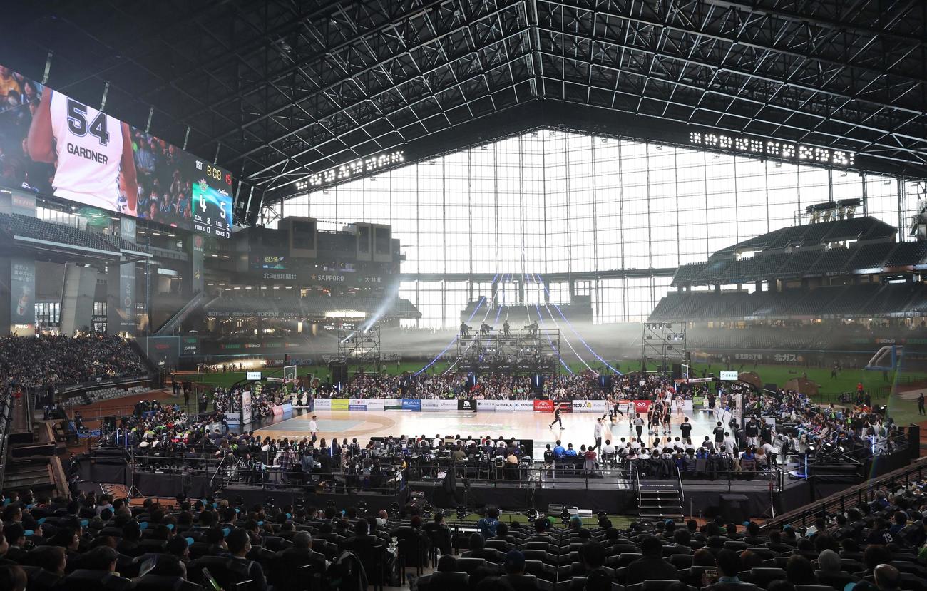 エスコンフィールド北海道で開催されたBリーグの北海道対三河（撮影・黒川智章）