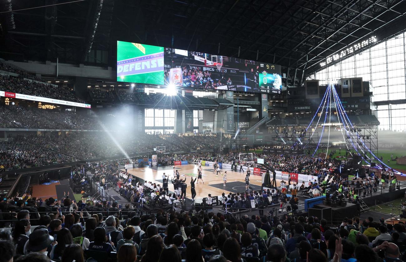 エスコンフィールド北海道で開催されたBリーグの北海道対三河（撮影・黒川智章）