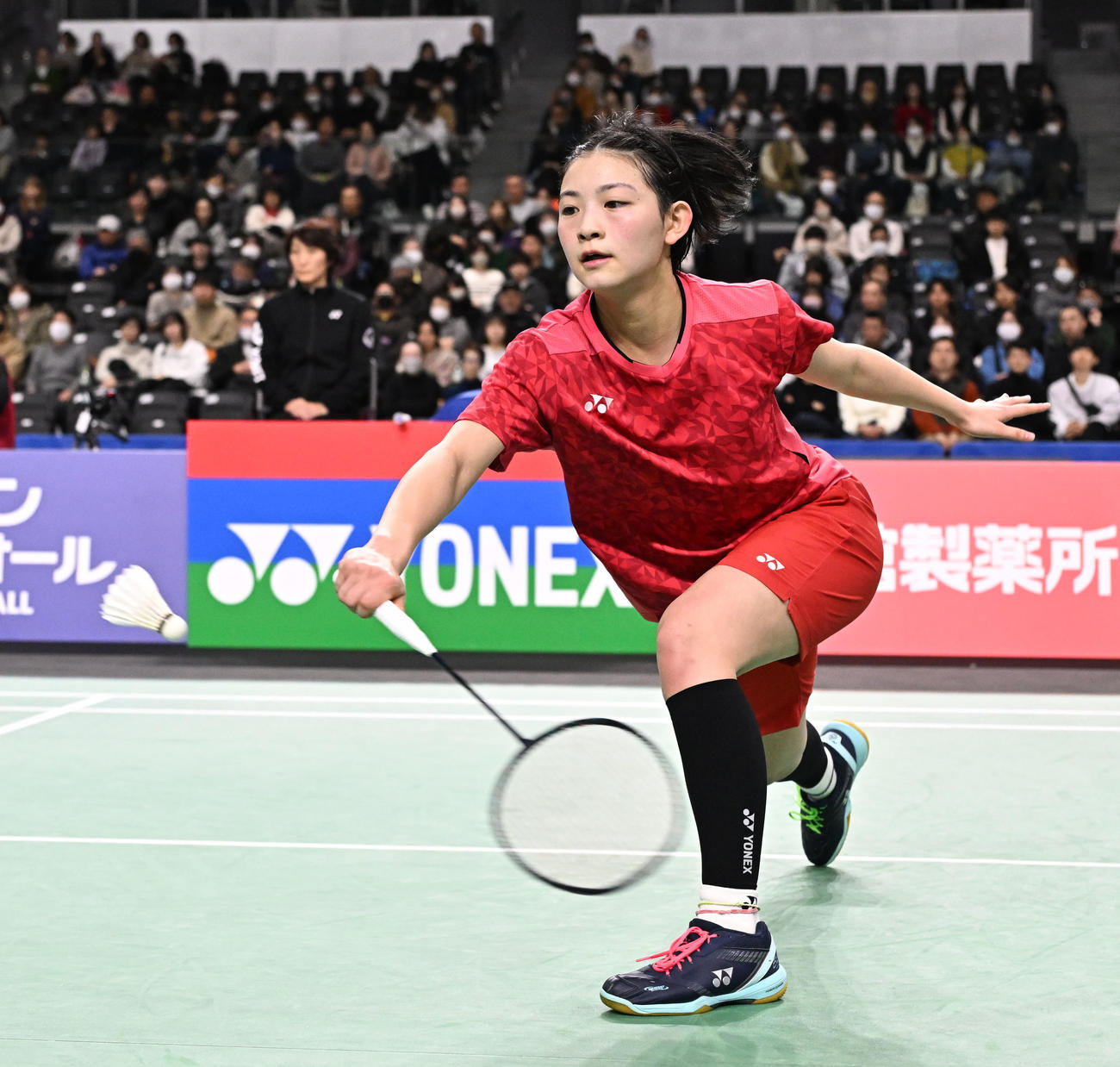 女子シングルス準決勝　プレーする宮崎（撮影・千葉一成）