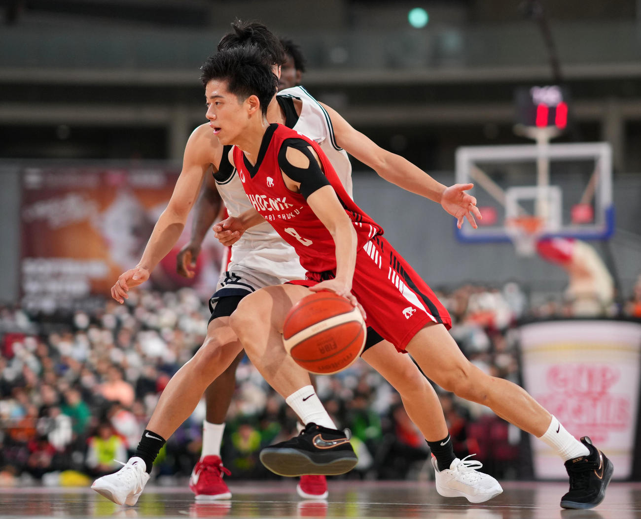 福岡大大濠対鳥取城北　第4Q、ドリブルする鳥取城北・新谷（撮影・横山健太）