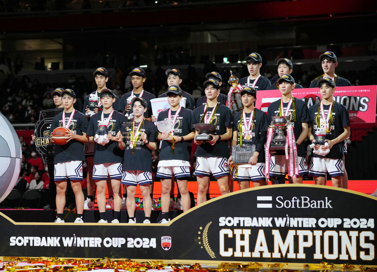 福岡大大濠対鳥取城北　優勝を果たした福岡大大濠の選手たち（撮影・横山健太）