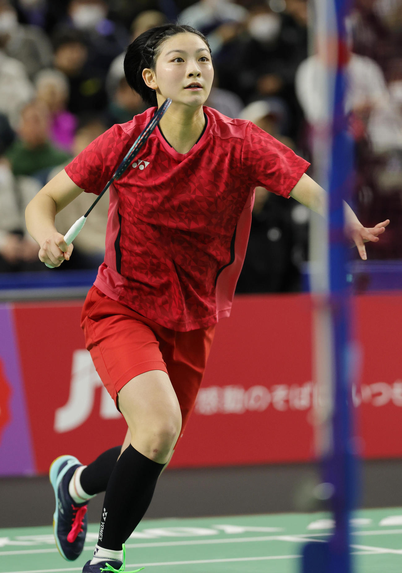 女子シングルスで優勝した宮崎（撮影・野上伸悟）