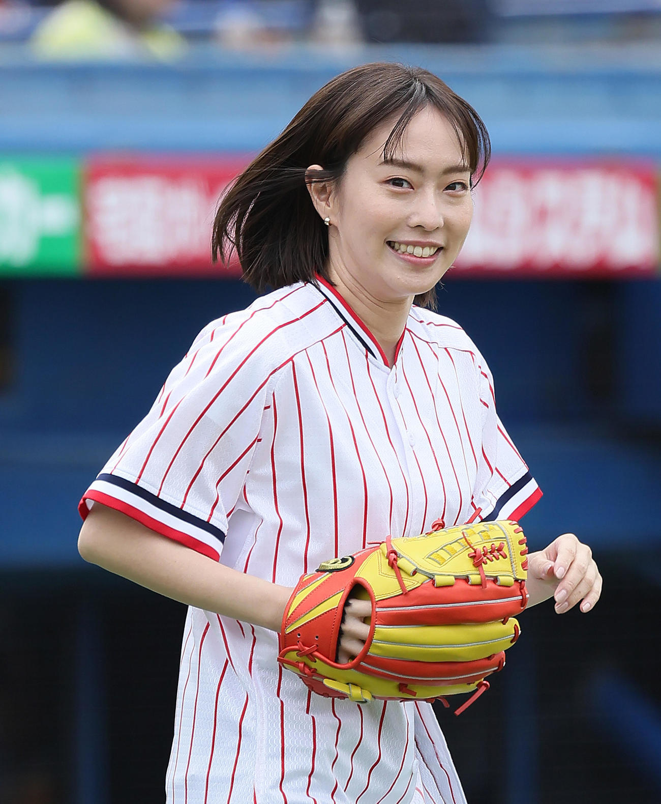 始球式を務めた石川佳純さん（2024年4月6日）