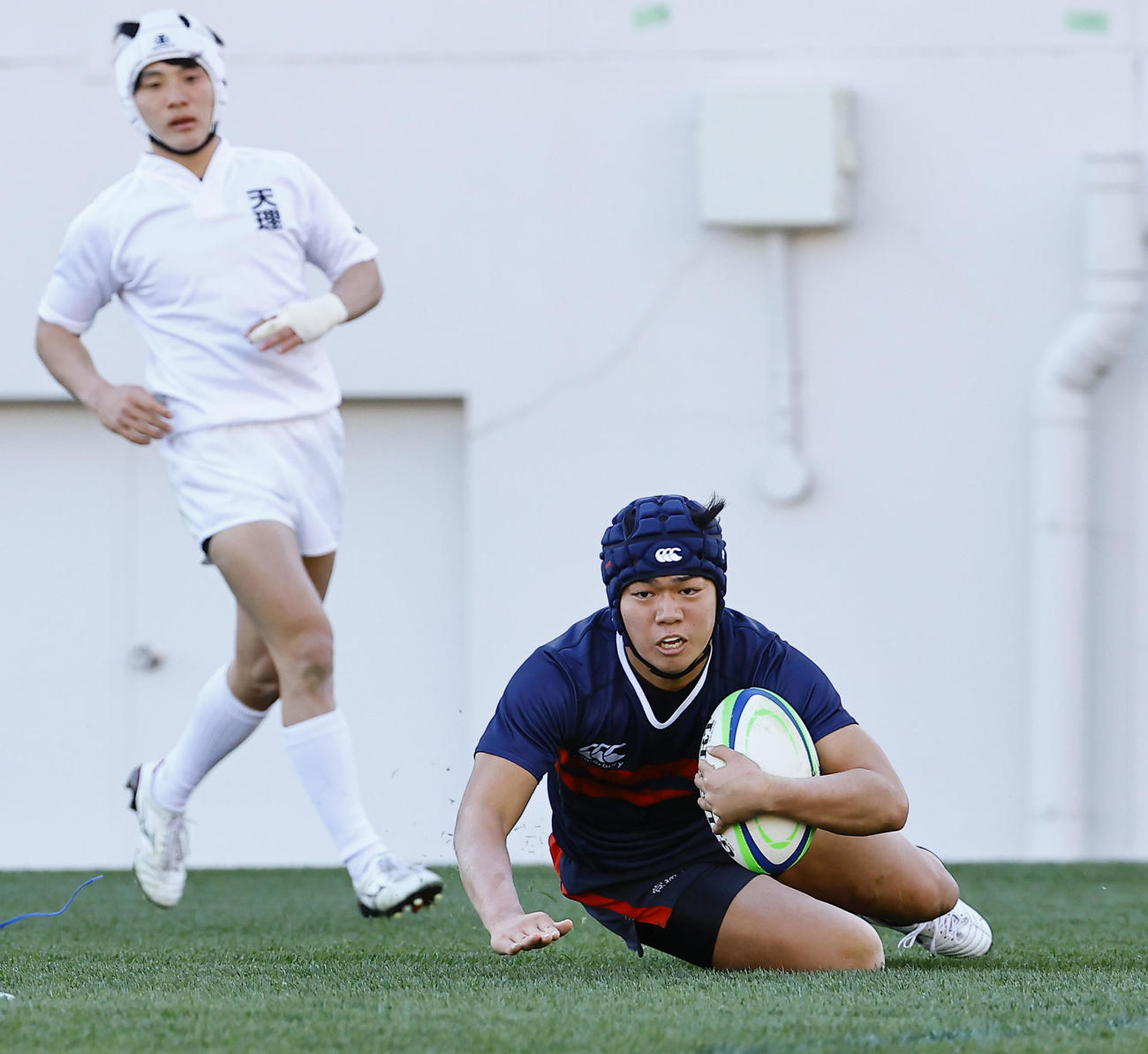常翔学園対天理　前半、トライを決める常翔学園・正脇（撮影・藤尾明華）