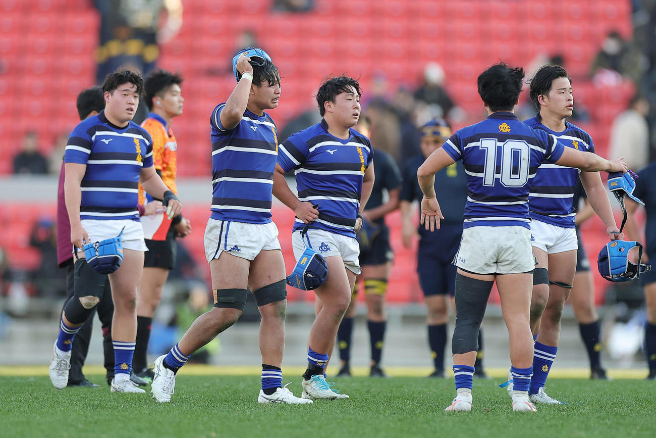 国学院栃木対石見智翠館　国学院栃木に敗れた石見智翠館の選手たち（撮影・前田充）