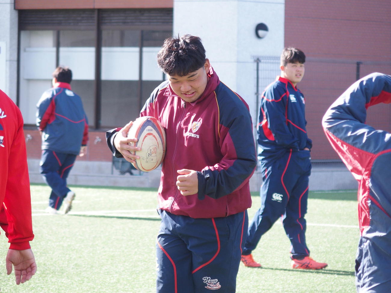 準決勝を控え前日調整する常翔学園NO8井本章介主将（撮影・永田淳）