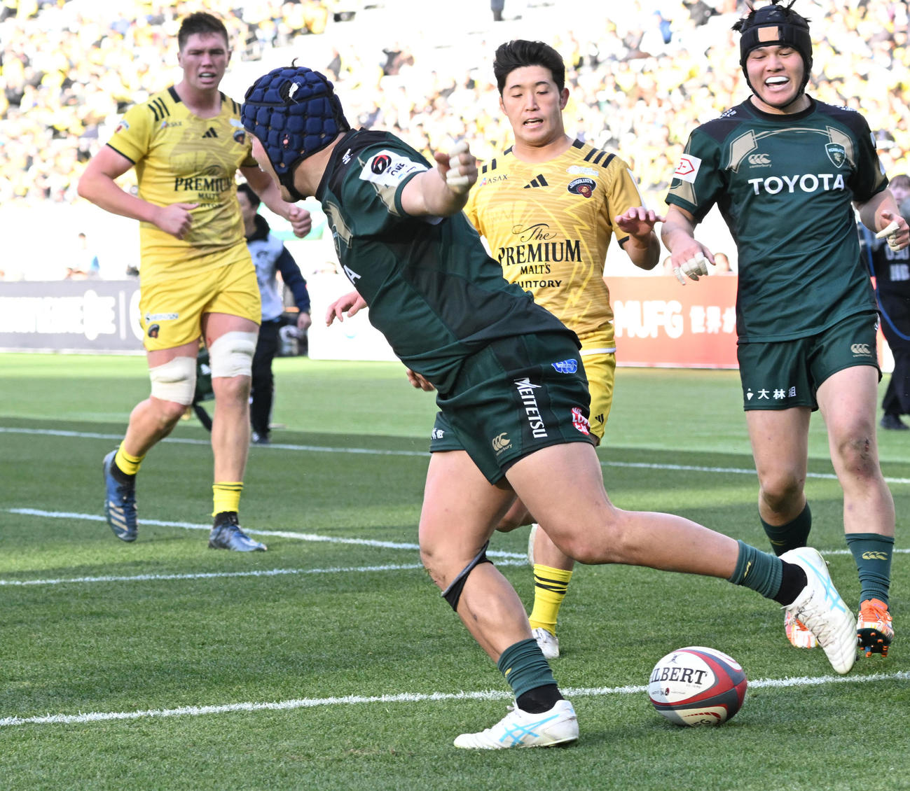 東京SG対トヨタ　前半、トライを決め、喜ぶトヨタ彦坂（撮影・千葉一成）