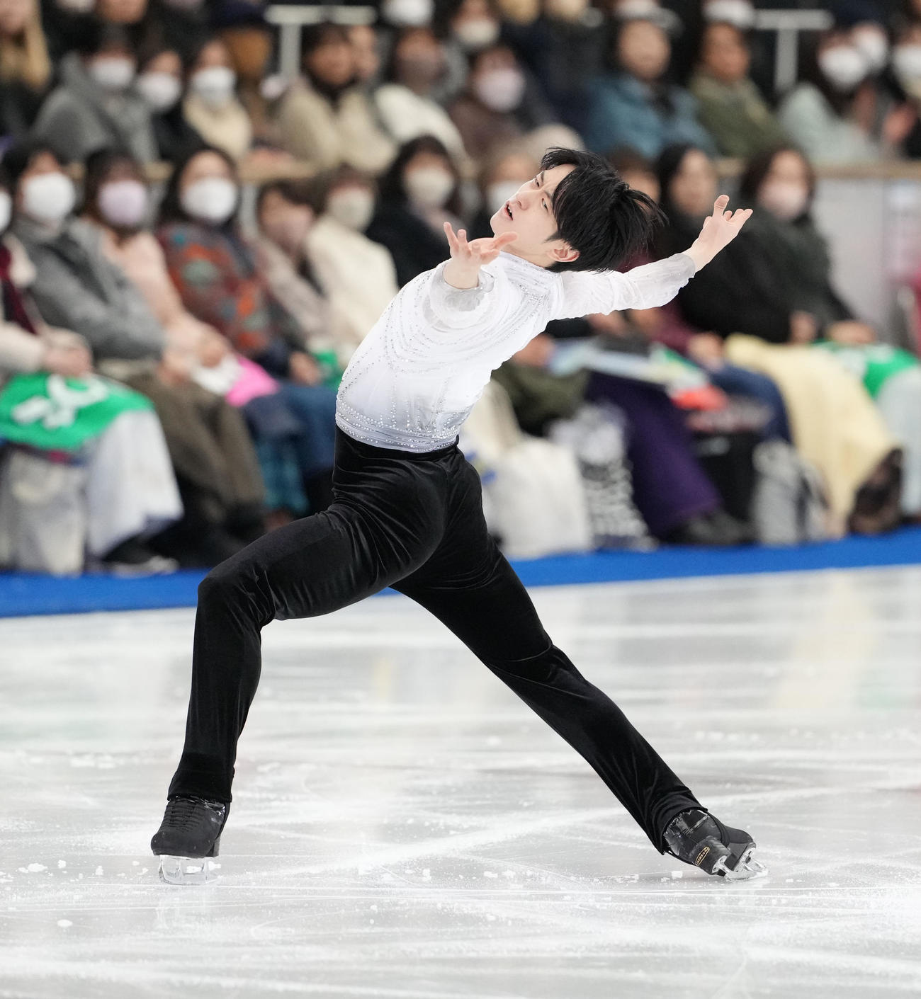 華麗な演技を披露する山本草太（撮影・森本幸一）