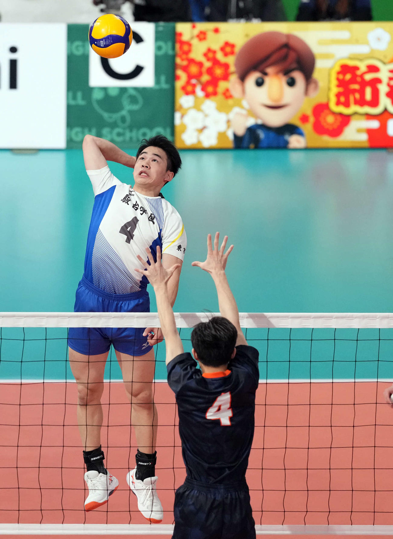 駿台学園対札幌大谷　スパイクを放つ駿台学園・桜井（撮影・たえ見朱実）
