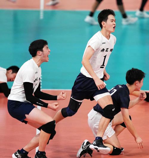 春高バレー】市立尼崎、前回準優勝の福井大福井を撃破し4強 準決勝は