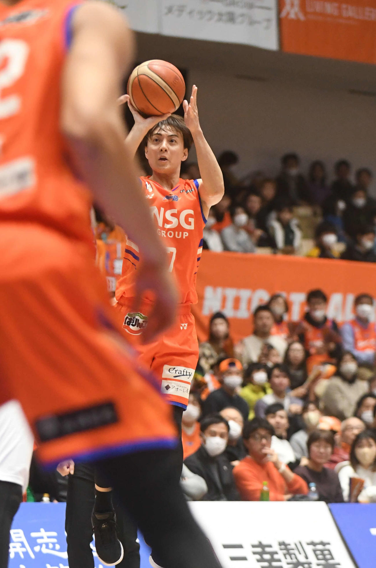 第2Q、新潟の五十嵐が3点シュートを決める