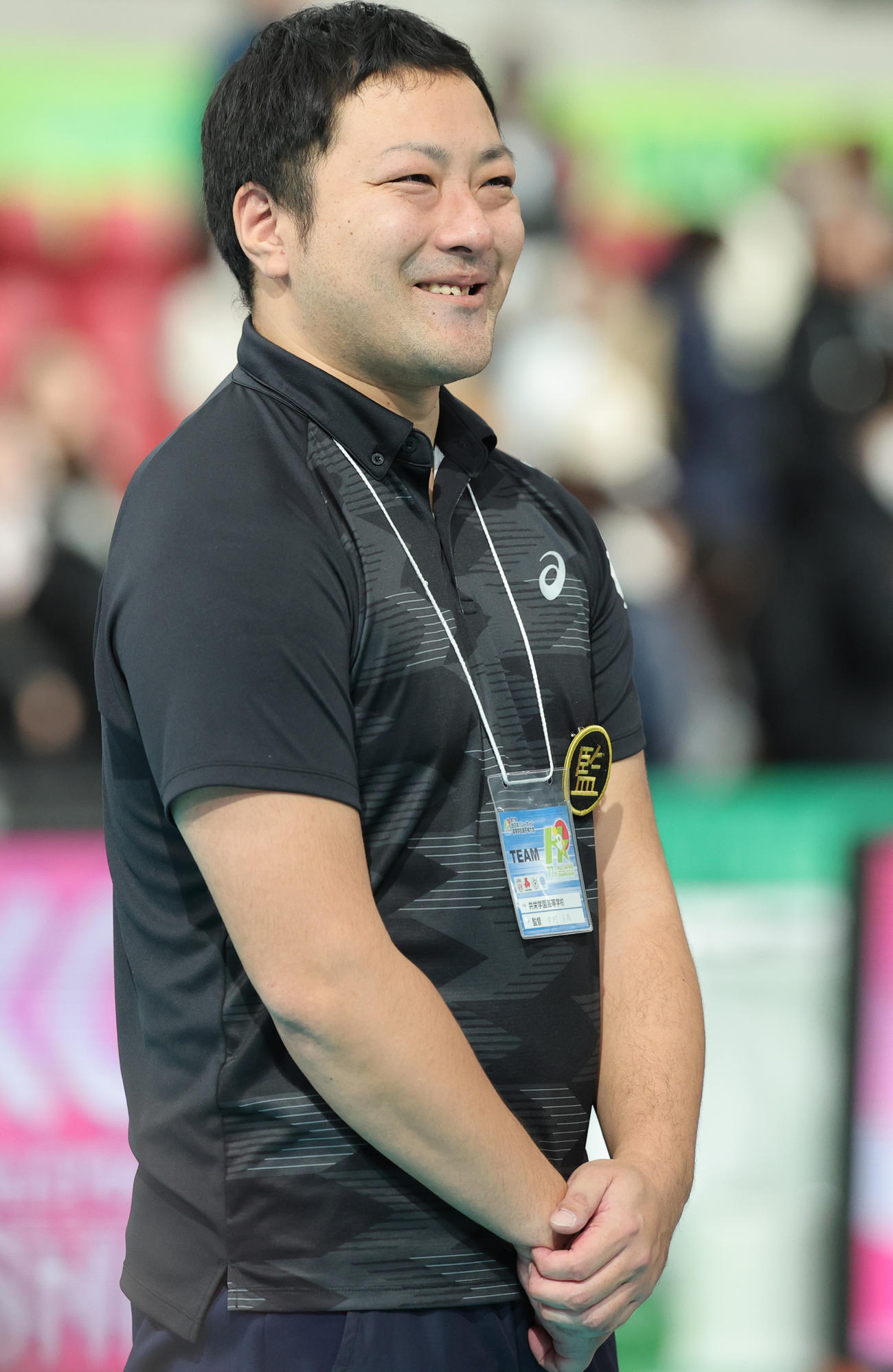 共栄学園対下北沢成徳　優勝し喜ぶ共栄学園・中村監督（撮影・野上伸悟）
