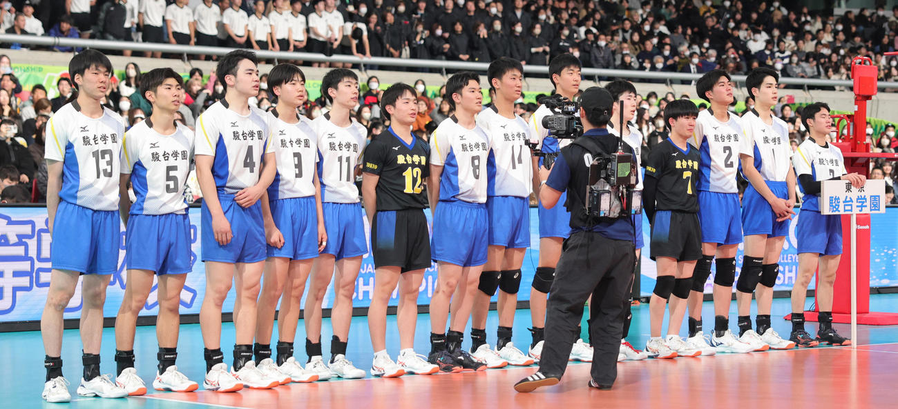 駿台学園対東福岡　優勝し喜ぶ駿台学園の選手たち（撮影・野上伸悟）