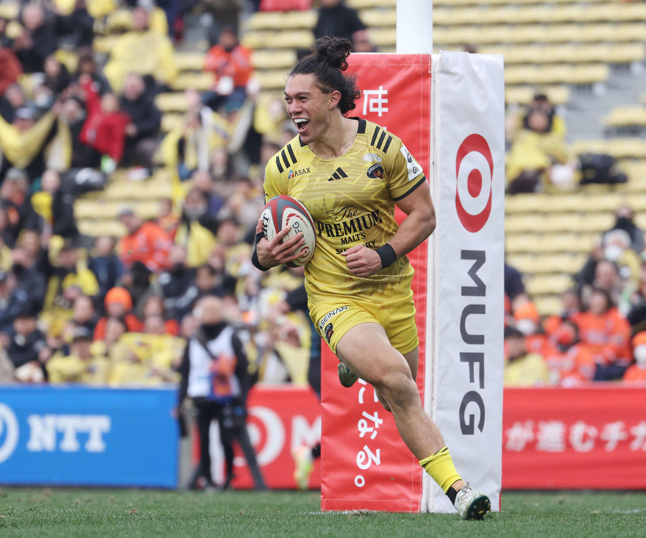 東京SG対東京ベイ　後半、トライを決め笑顔の東京SGプニバイ（撮影・宮地輝）