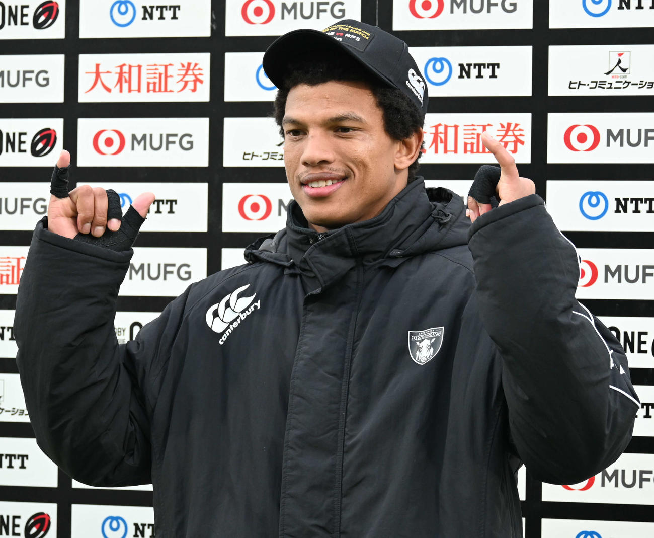 相模原アレンゼは試合後に記念撮影（撮影・飯岡大暉）