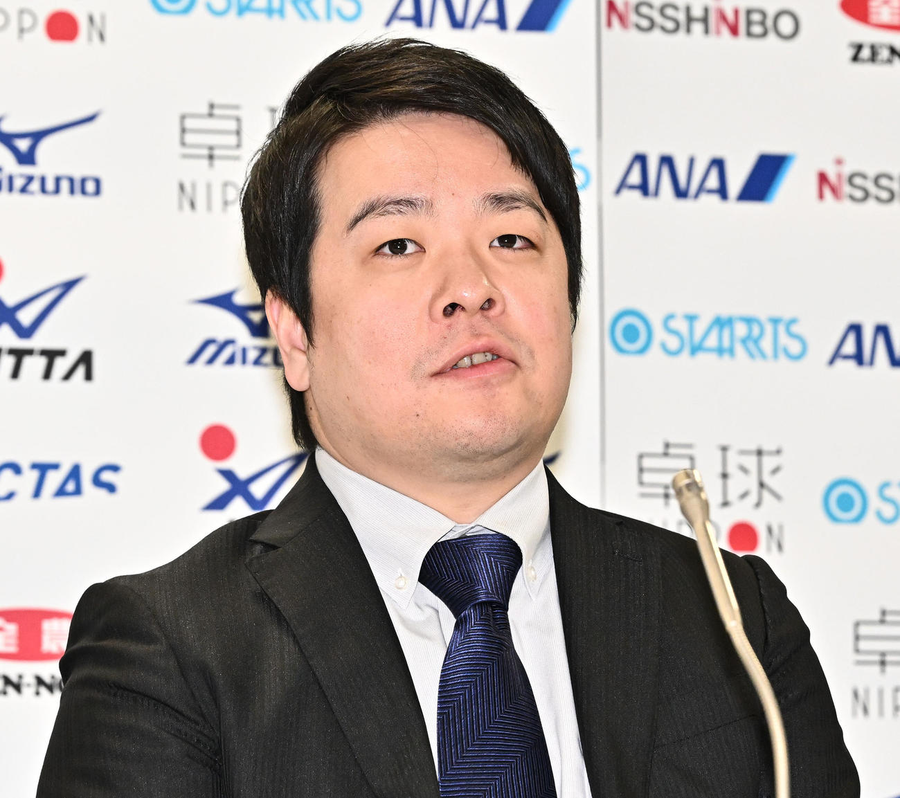 会見に臨む次期ナショナルチーム男子監督の岸川氏（撮影・滝沢徹郎）