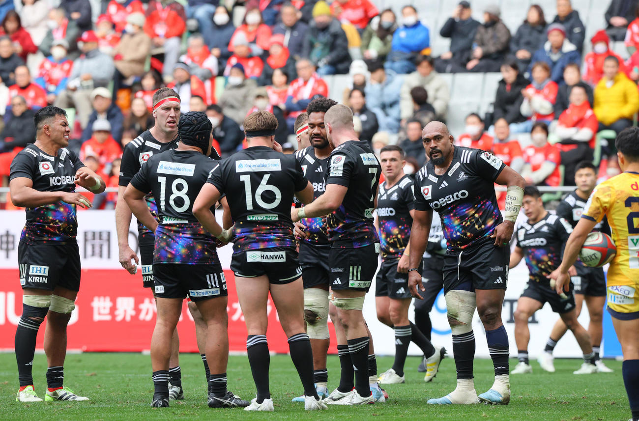 神戸対浦安　1.17メモリアルジャージを着用する神戸の選手ら（撮影・上山淳一）