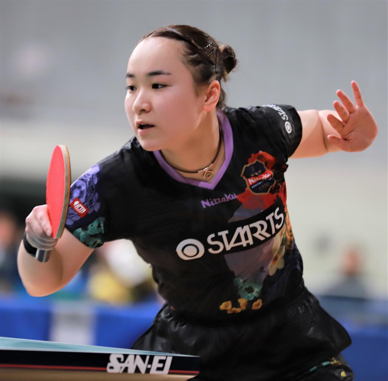 5回戦でプレーする伊藤美誠（撮影・藤塚大輔）