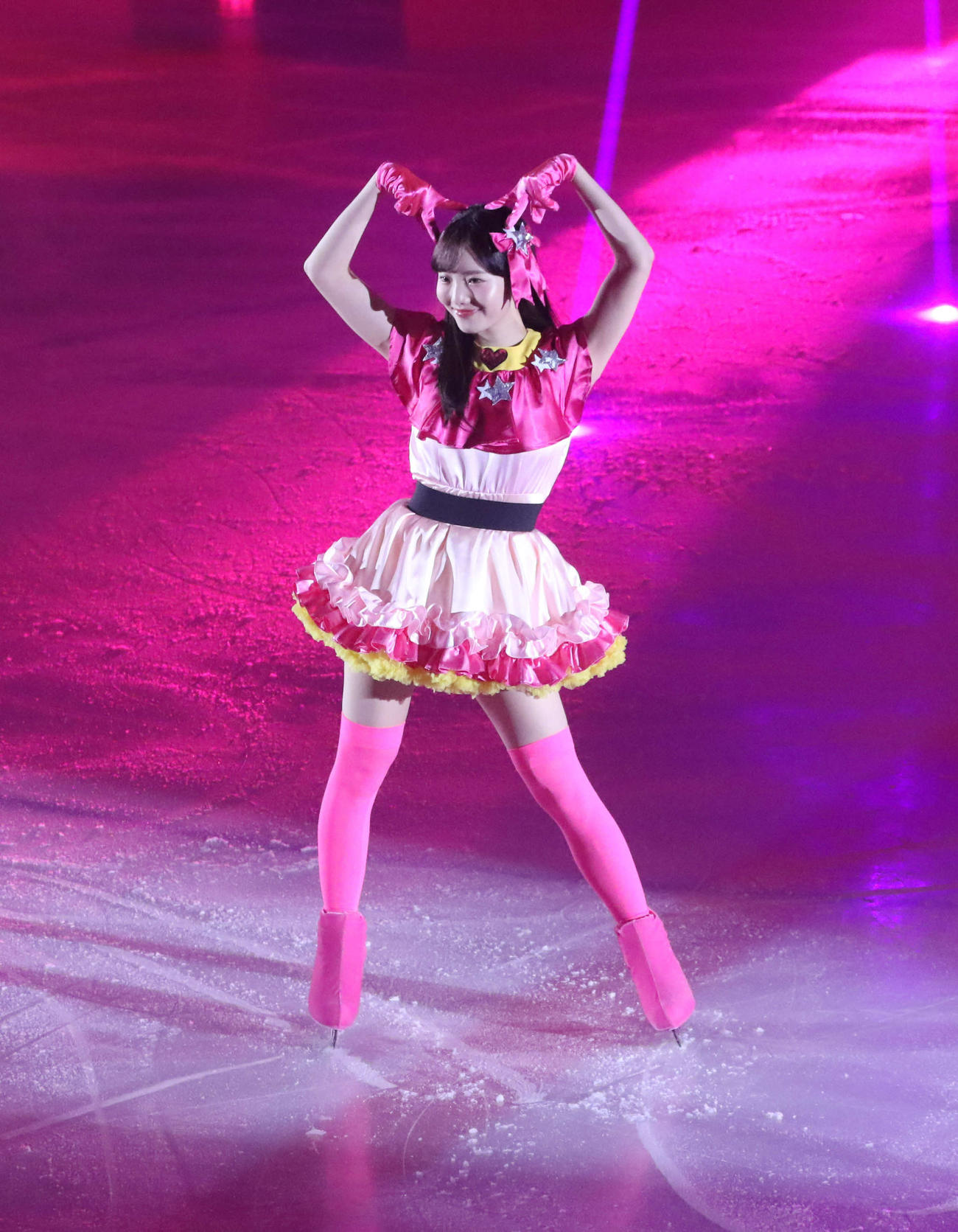 アイドルになりきって踊る本田さん