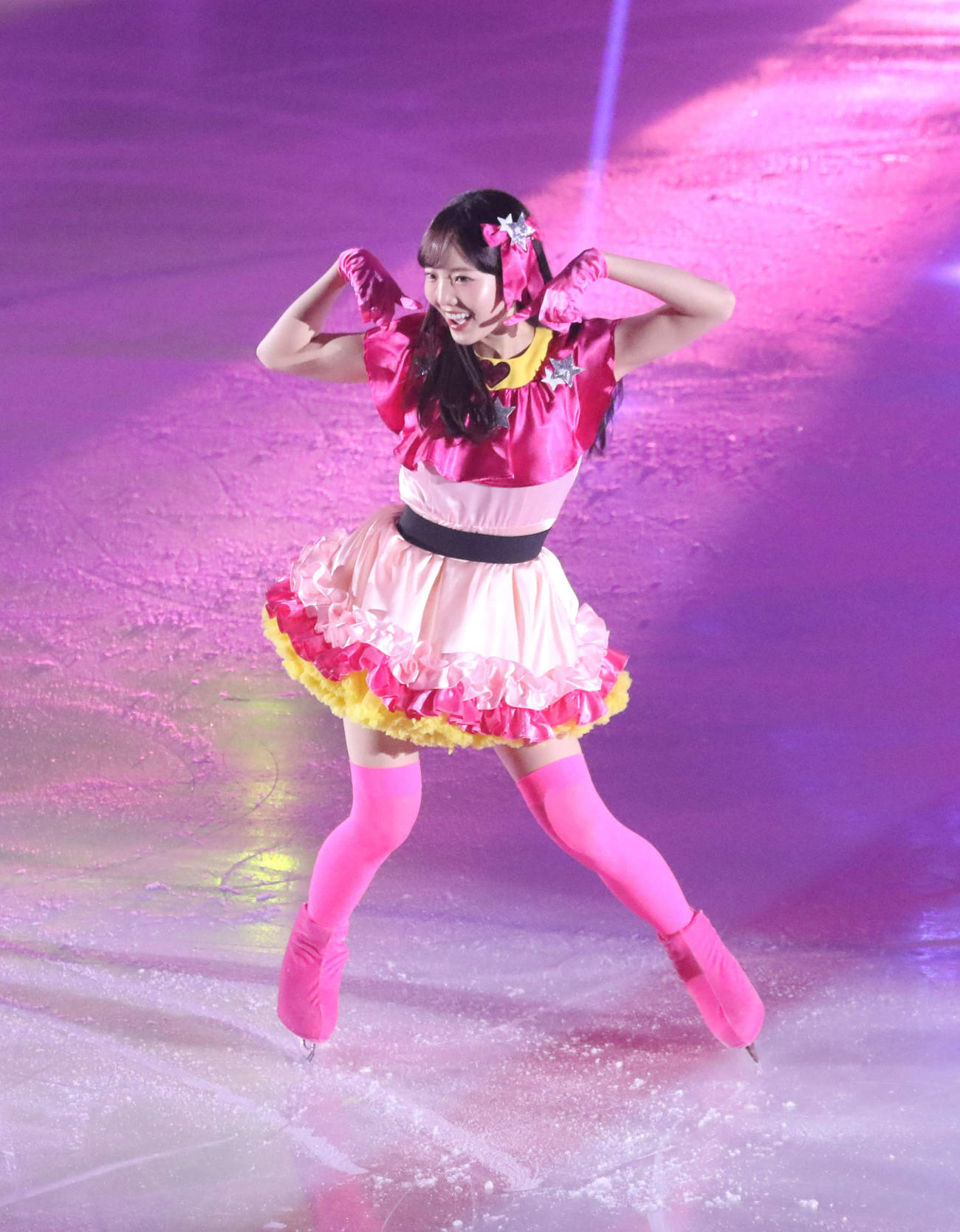 アイドルになりきって踊る本田さん