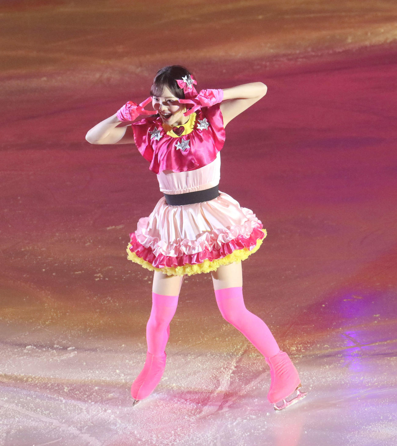 YOASOBIが歌う「アイドル」の曲で滑る本田さん