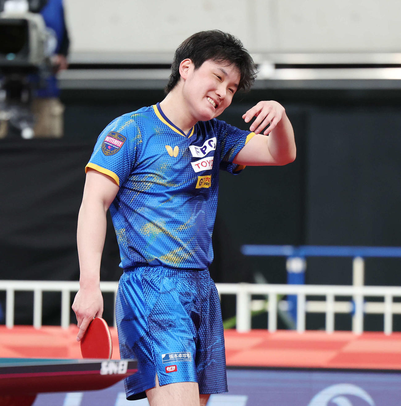 ポイントを奪われ厳しい表情の張本智（撮影・宮地輝）