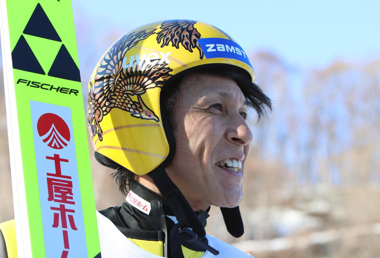 インタビューを受ける葛西（撮影・奥村晶治）