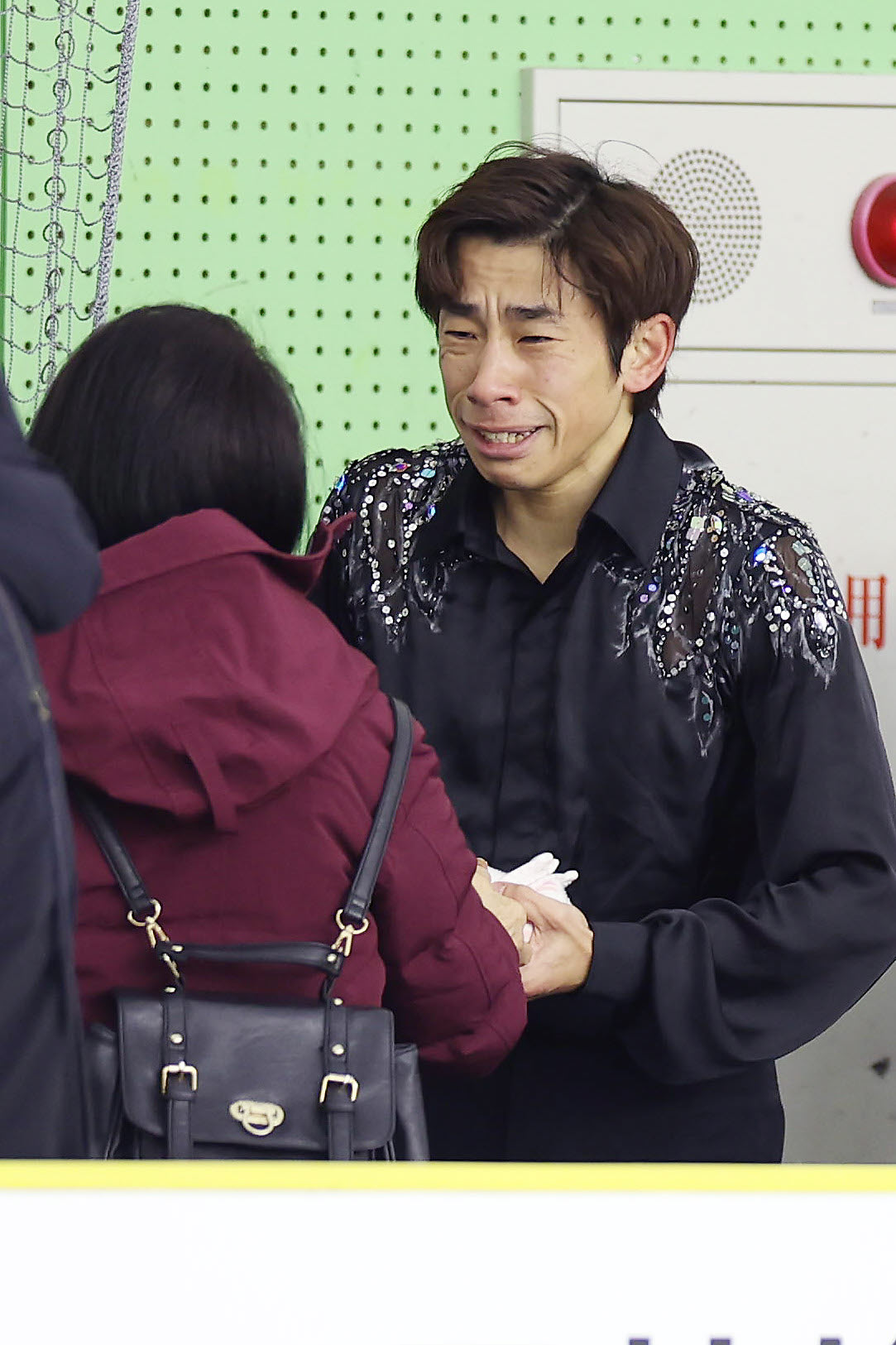 成年男子フリーの演技を終え、感極まる織田信成（撮影・前田充）