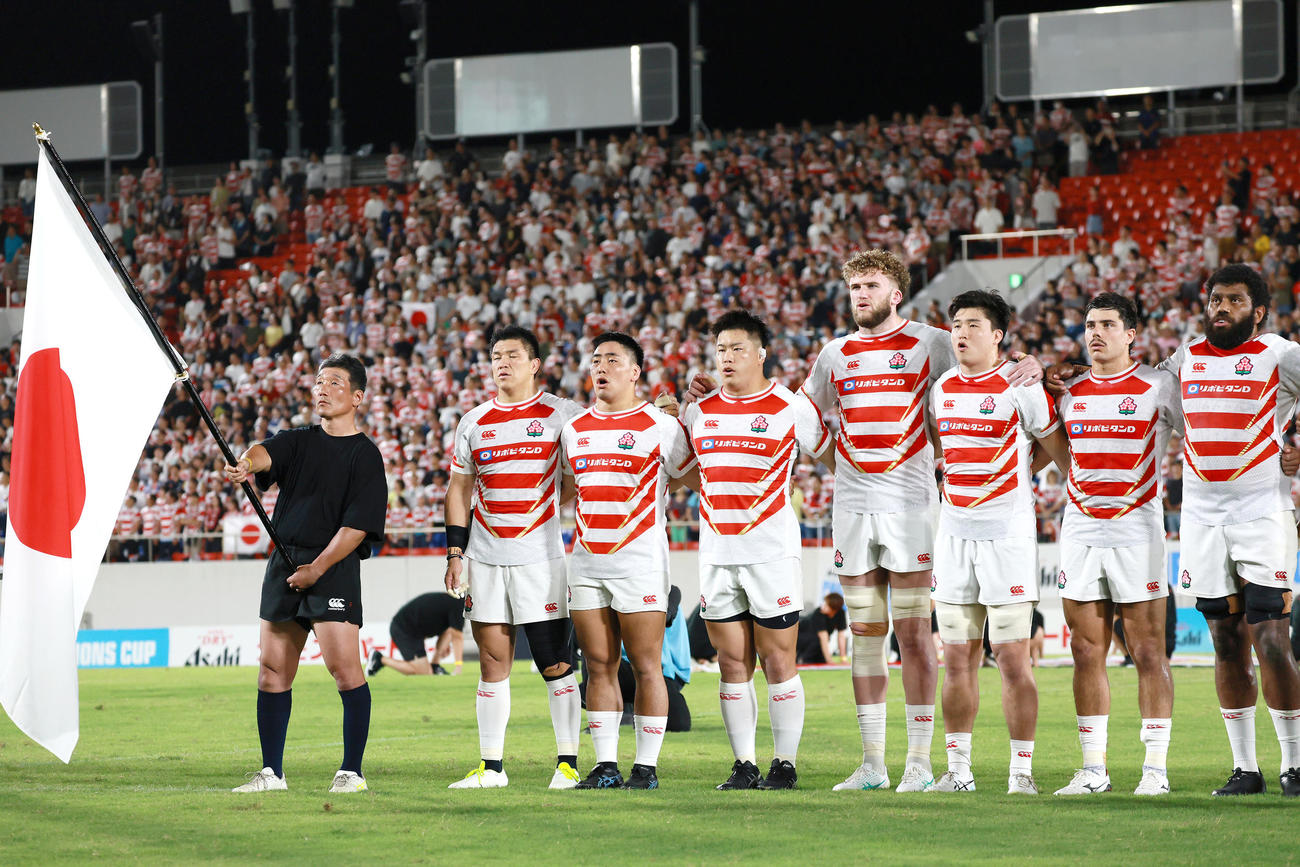 君が代斉唱する日本代表フィフティーン（2024年9月21日撮影）