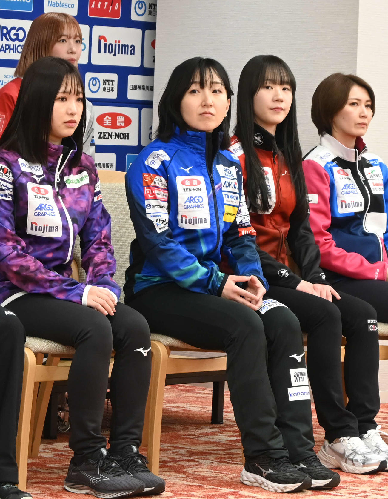 日本選手権前日会見に出席したロコ・ソラーレの藤沢（中央）（撮影・飯岡大暉）