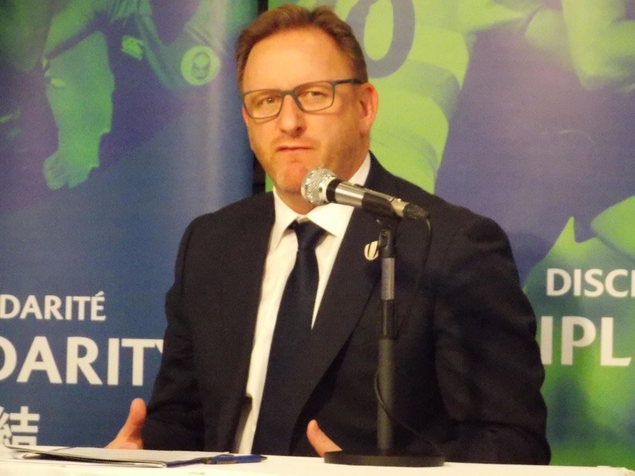 来日し、思いを語るワールドラグビーのアラン・ギルピンCEO（撮影・松本航）