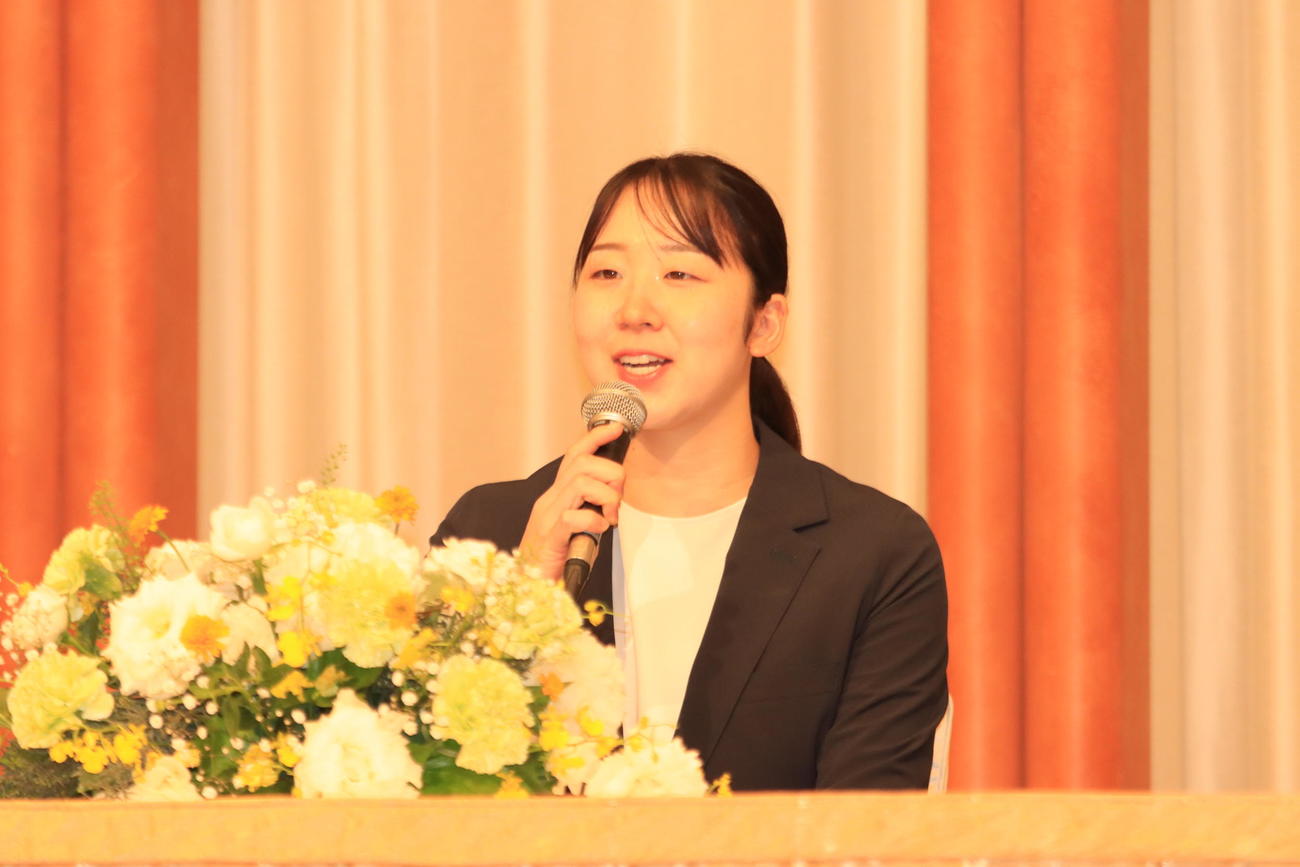 地元北海道での記者会見に出席したパリ五輪バドミントン女子ダブルス代表の永原（2024年撮影）