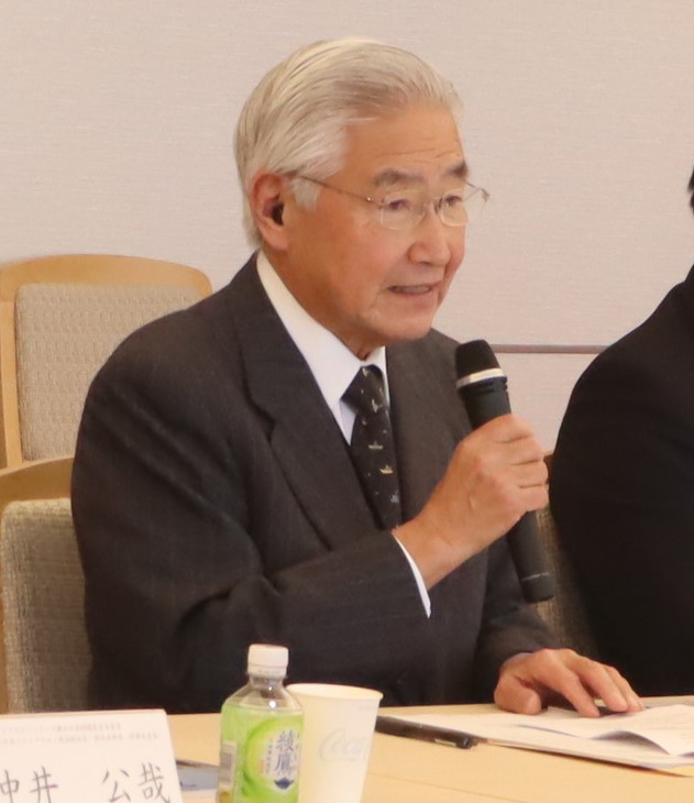 世界トライアスロンシリーズ横浜大会の組織委員会総会であいさつする日本トライアスロン連合の岩城光英会長