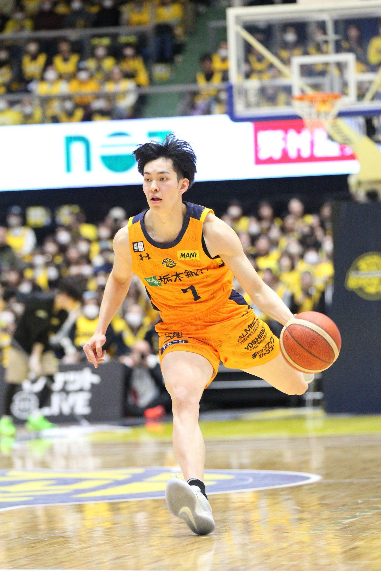 宇都宮対川崎　第2Q立て続けにドライブシュートを決めた宇都宮の小川敦也（撮影・沢田啓太郎）