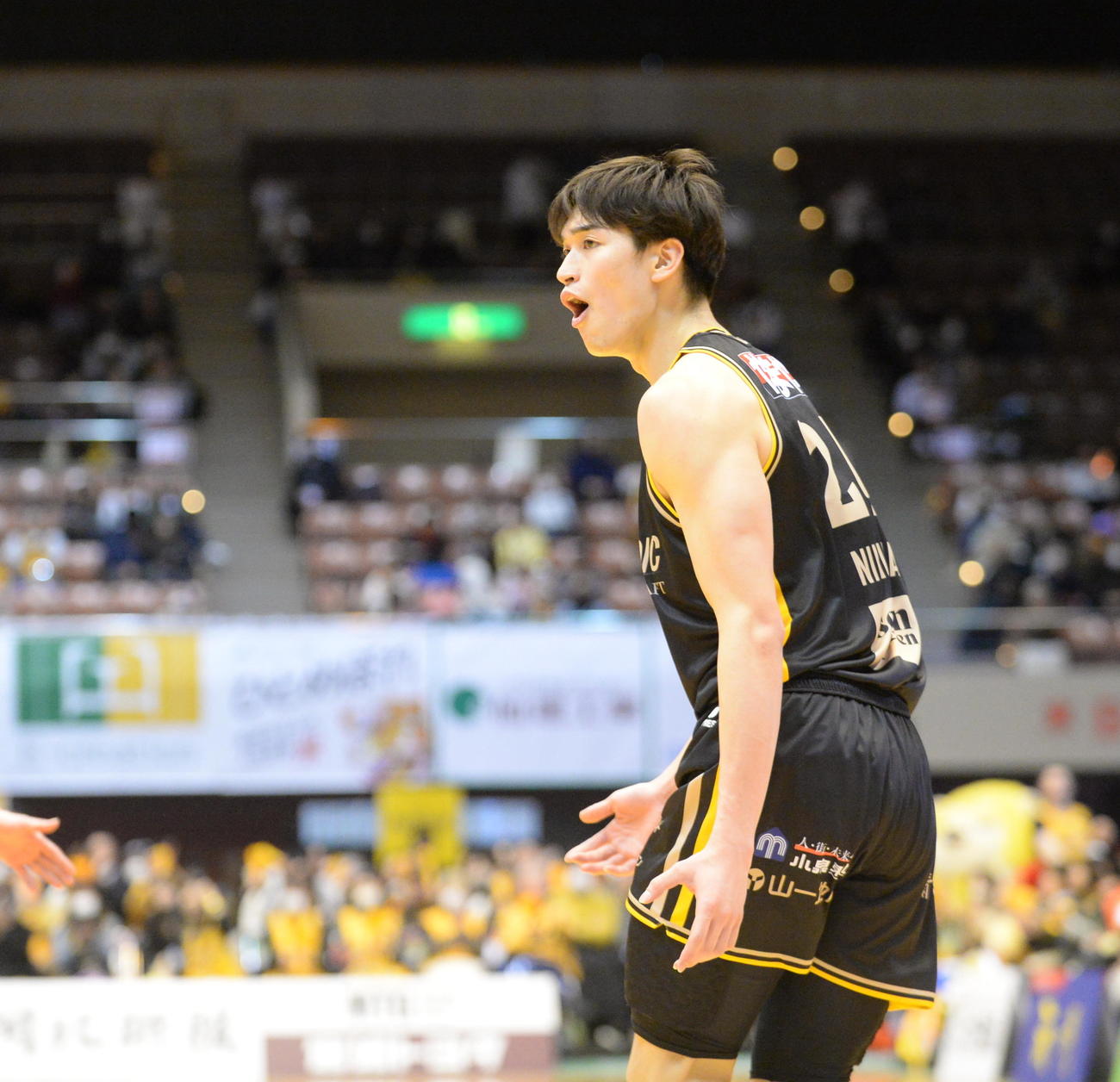 仙台対A東京　2点シュートを決め、ほえるB1仙台・新沼（撮影・浜本神威）