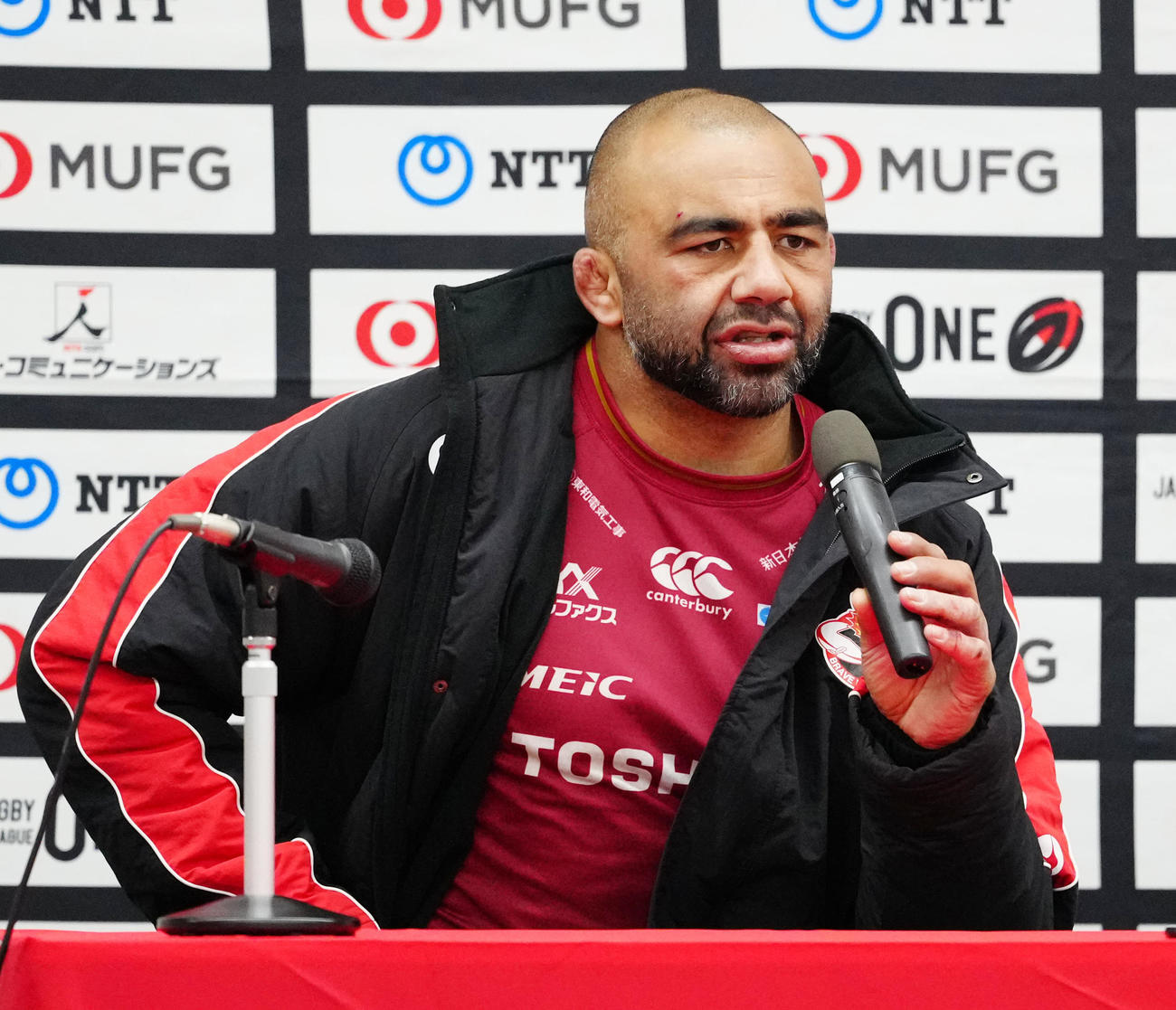 埼玉対BL東京　試合後、会見に臨むBL東京リーチ・マイケル（撮影・江口和貴）