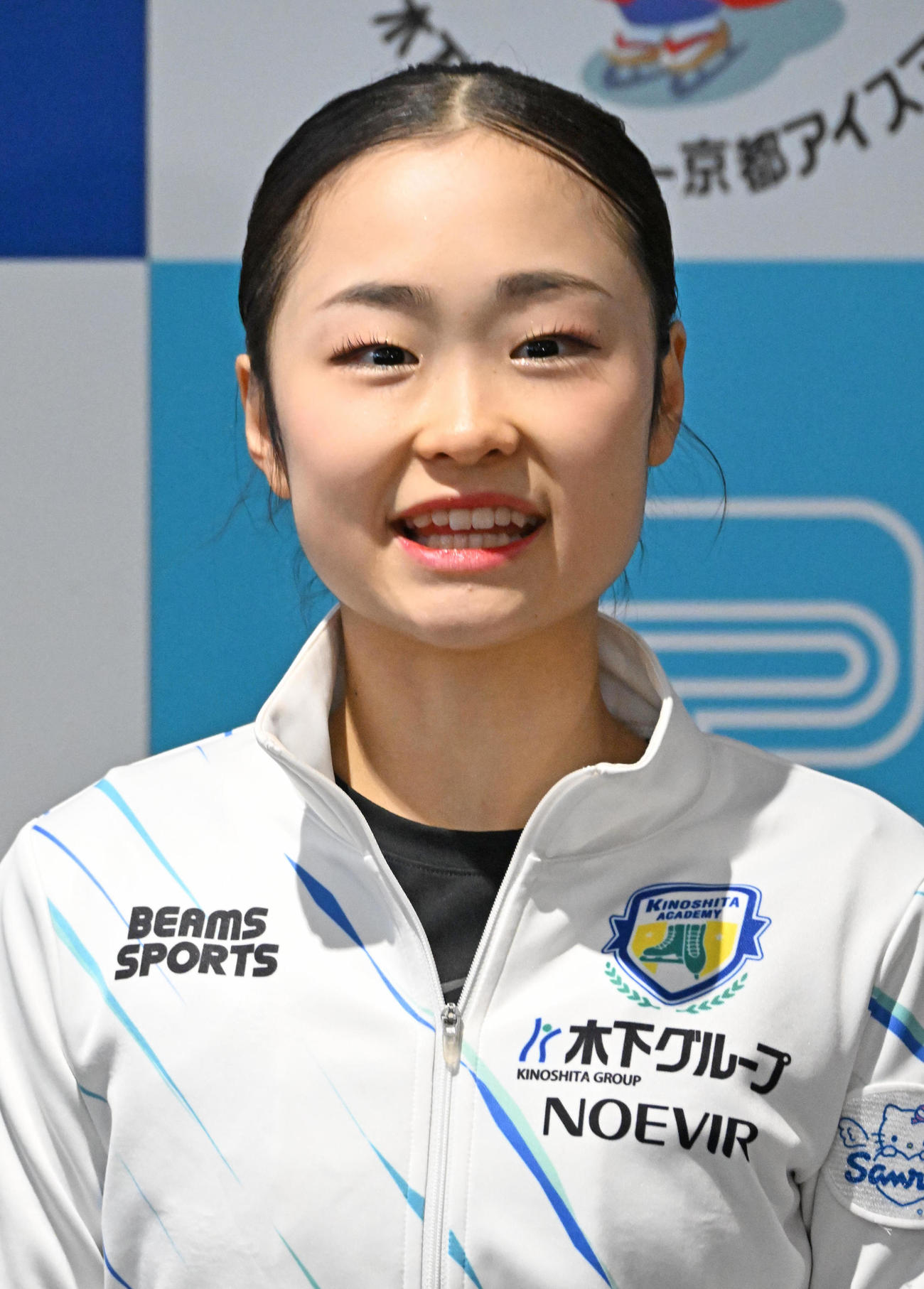 報道陣の質問に答える島田麻央（撮影・石井愛子）