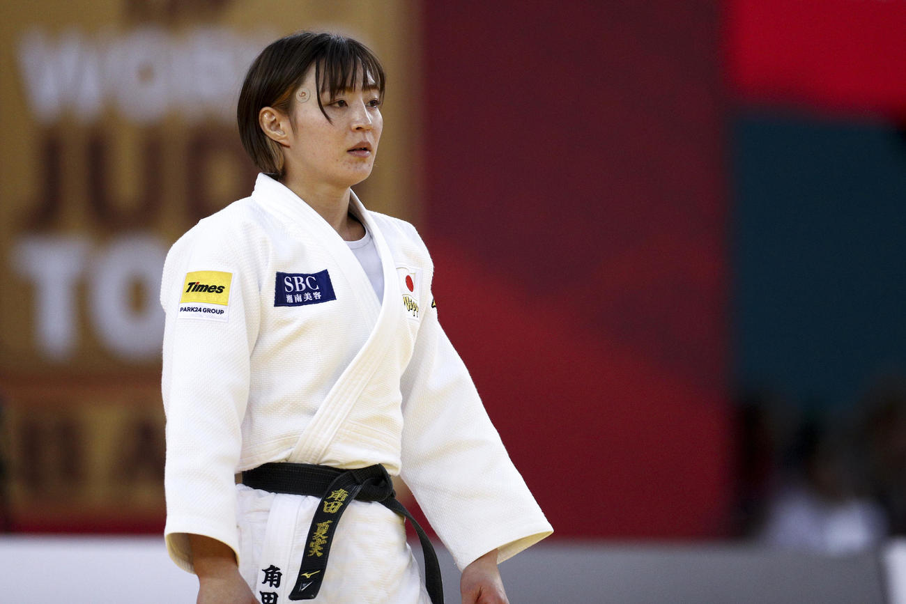 女子48キロ級、初戦に臨む角田夏実（AP)