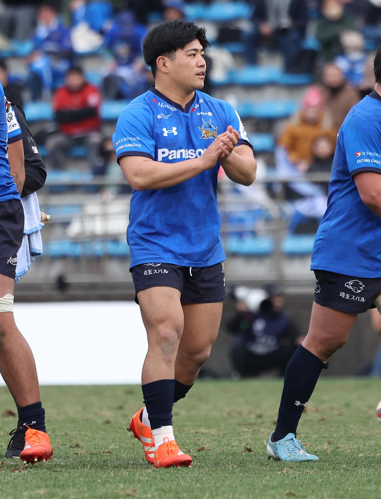 横浜対埼玉　後半、途中出場する埼玉佐藤（撮影・中島郁夫）