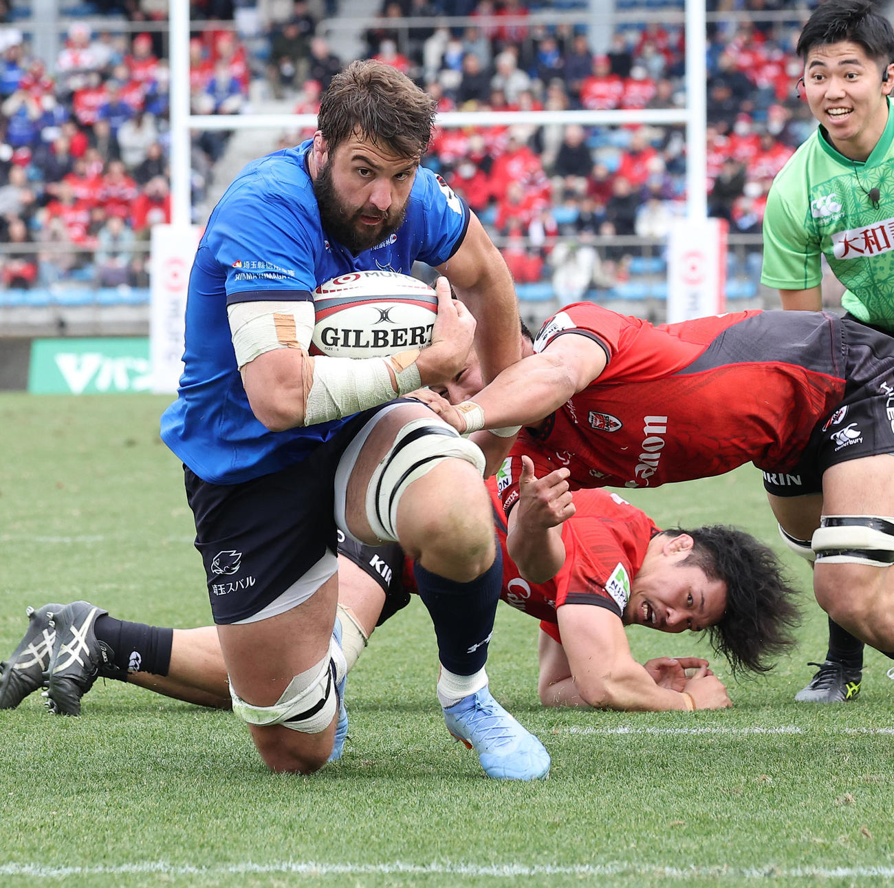 横浜対埼玉　前半、トライを決める埼玉デヤハー（撮影・中島郁夫）