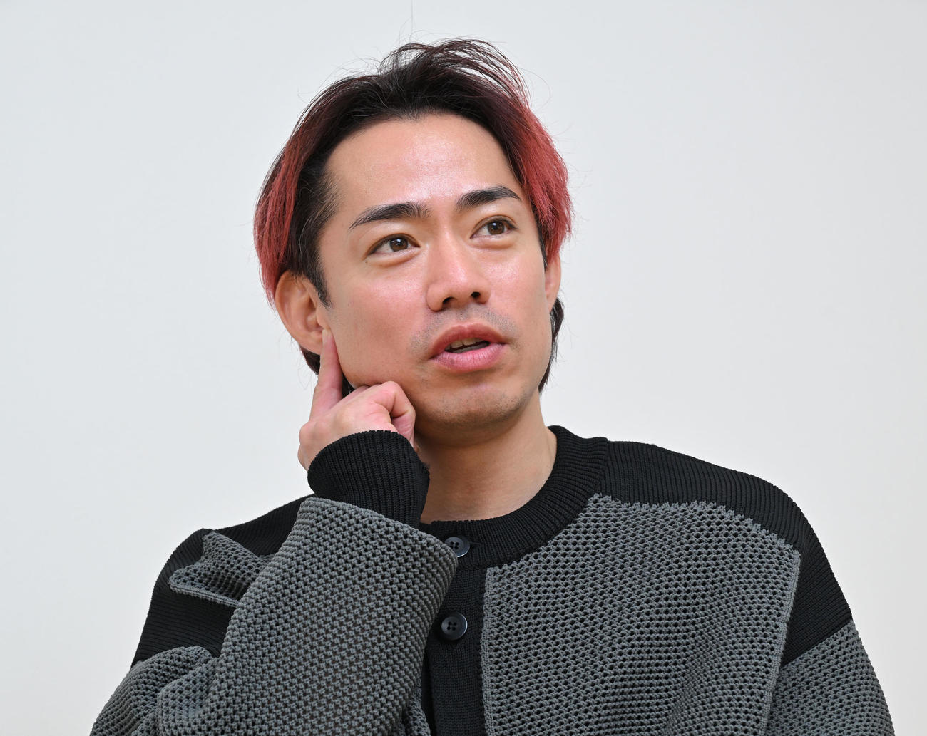 声優の春瀬なつみと対談した高橋大輔さん（撮影・千葉一成）